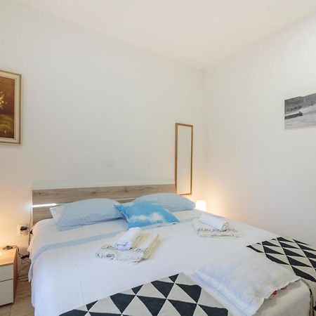 Apartment Esa Komiža Buitenkant foto