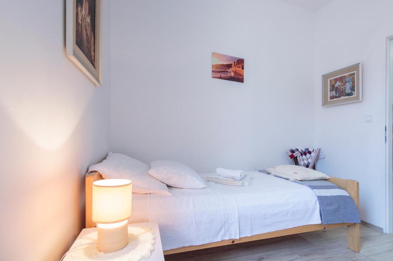 Apartment Esa Komiža Buitenkant foto