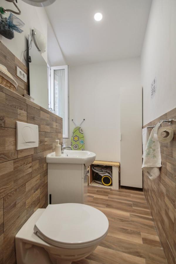 Apartment Esa Komiža Buitenkant foto