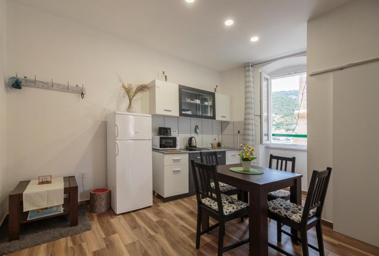 Apartment Esa Komiža Buitenkant foto