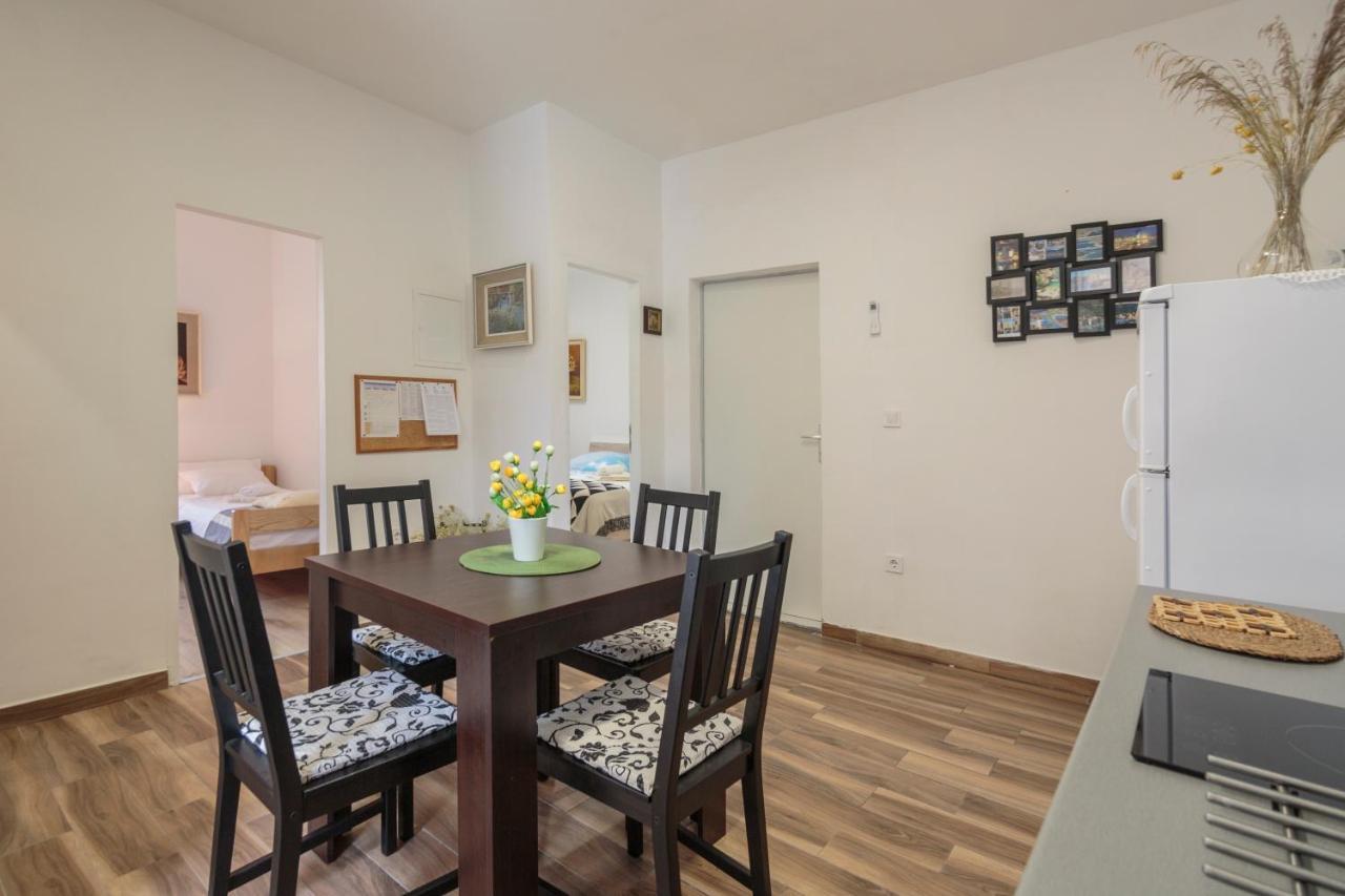 Apartment Esa Komiža Buitenkant foto