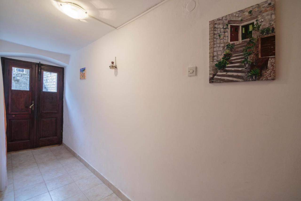 Apartment Esa Komiža Buitenkant foto