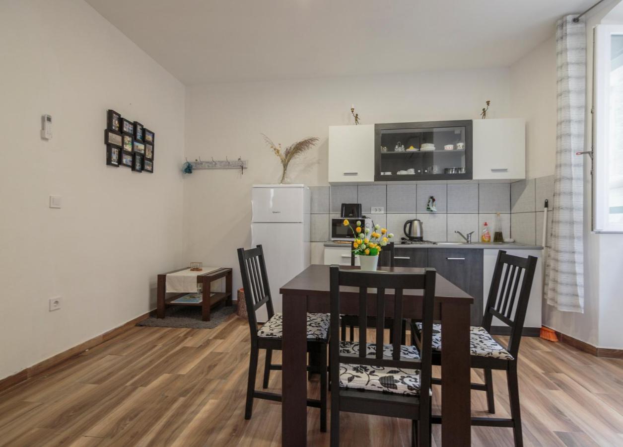 Apartment Esa Komiža Buitenkant foto